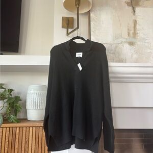 NEW W/ TAGS!! Aerie Black V-Neck Knit Sweater